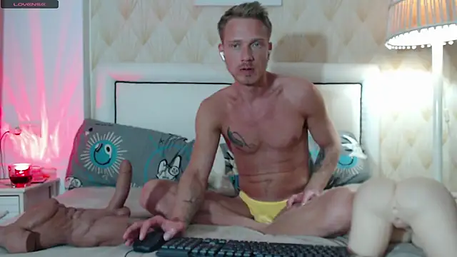 Snapshot of JessicaSteve chatting on 11/09/25, 06:39 JessicaSteve online show from 11/09/25, 06:39