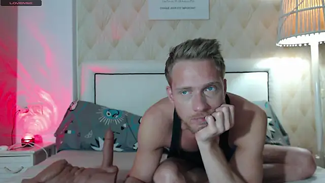 Snapshot of JessicaSteve chatting on 11/13/25, 03:55 JessicaSteve online show from 11/13/25, 03:55