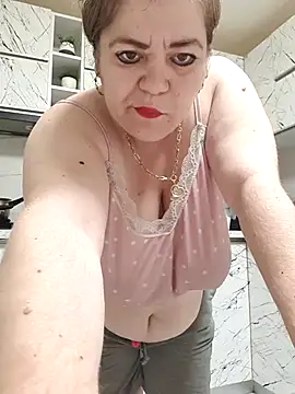 Snapshot of cindybbwsquirt chatting on 10/10/25, 03:38 cindybbwsquirt online show from 10/10/25, 03:38