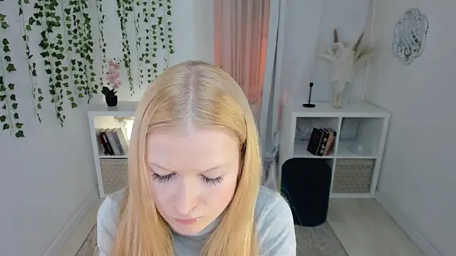 Snapshot of Laly_Peach chatting on 12/04/25, 04:38 Laly Peach online show from 12/04/25, 04:38