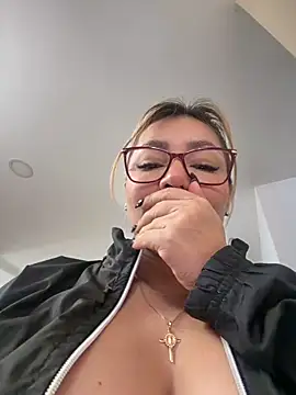 DIANITA 1988 online show from 04/22/26, 02:40