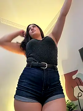 Snapshot of Nina_lovi chatting on 09/21/25, 12:01 Nina lovi online show from 09/21/25, 12:01