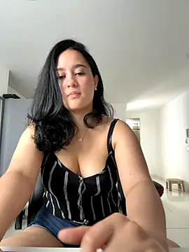 Snapshot of Nina_lovi chatting on 10/29/25, 07:15 Nina lovi online show from 10/29/25, 07:15