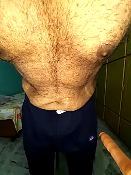 Snapshot of hornyindianmale82 chatting on 10/27/25, 10:41 hornyindianmale82 online show from 10/27/25, 10:41