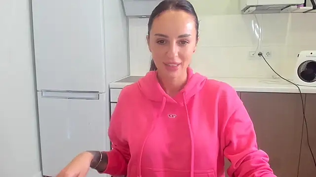 Snapshot of Your_Masha chatting on 11/15/25, 08:22 Your Masha online show from 11/15/25, 08:22