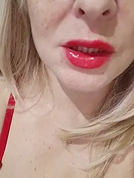 Snapshot of Vivian115 chatting on 11/03/25, 04:52 Vivian115 online show from 11/03/25, 04:52