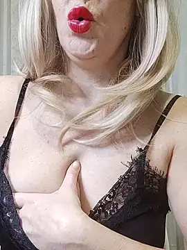 Snapshot of Vivian115 chatting on 11/10/25, 10:09 Vivian115 online show from 11/10/25, 10:09