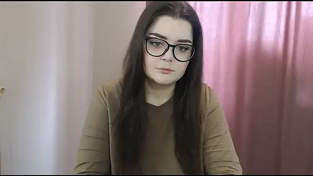 Snapshot of ohhhMie chatting on 02/23/25, 07:44 ohhhMie online show from 02/23/25, 07:44