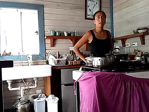 Luna-Natural online show from 12/24/24, 01:39
