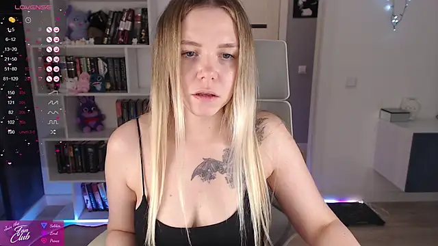 Snapshot of Emma_Bryan chatting on 11/04/25, 09:25 Emma Bryan online show from 11/04/25, 09:25