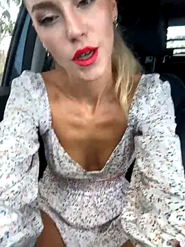 Snapshot of nicole_98 chatting on 10/10/25, 09:30 nicole 98 online show from 10/10/25, 09:30