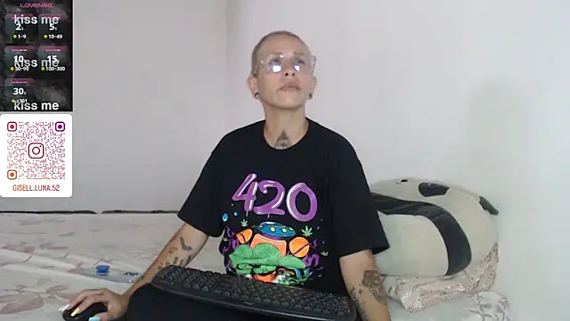 moon cat85 online show from 01/13/25, 06:16