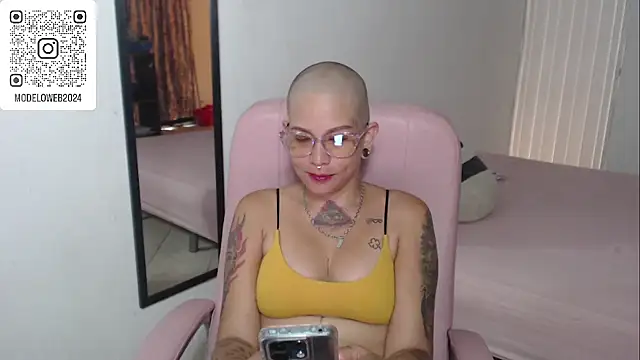 moon cat85 online show from 02/20/25, 02:57