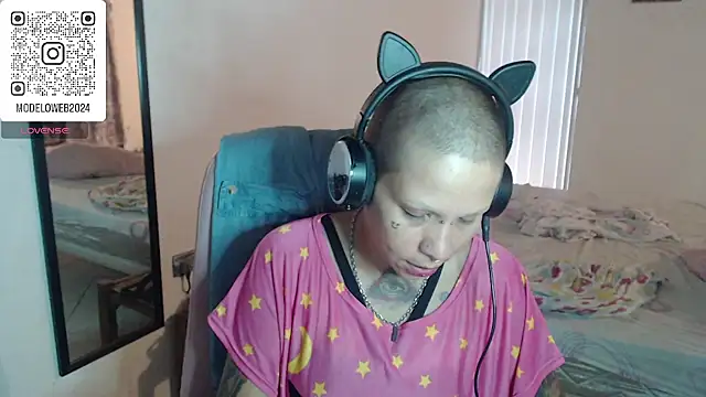 moon cat85 online show from 03/06/25, 02:29