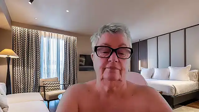 GrannyChrissy68 online show from 01/06/26, 02:32