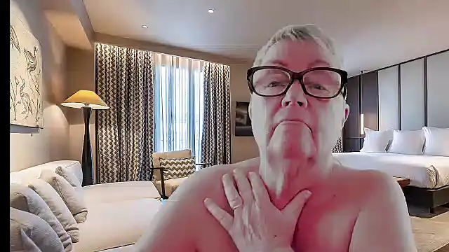 GrannyChrissy68 online show from 01/09/26, 01:36