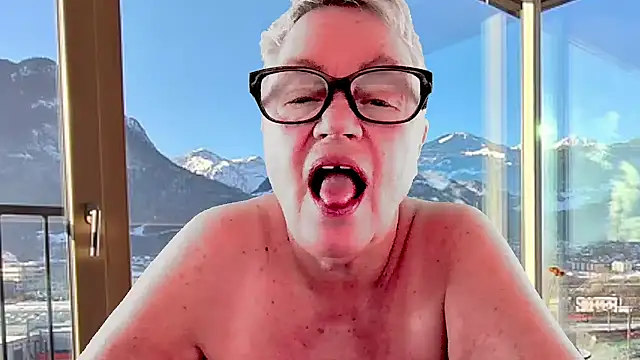 GrannyChrissy68 online show from 02/23/26, 02:14