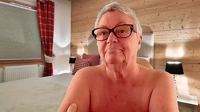 GrannyChrissy68 online show from 03/30/26, 02:29