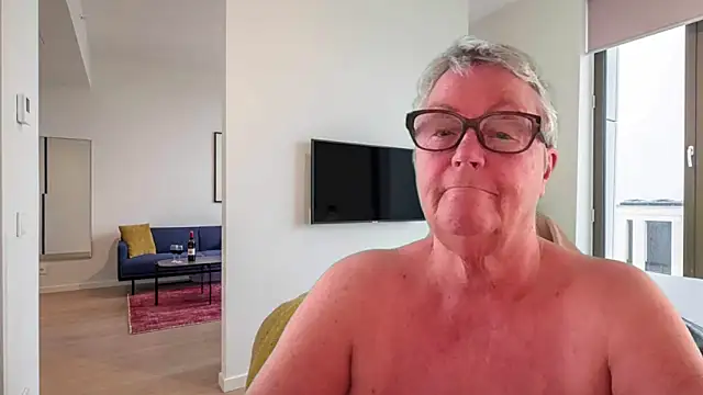 GrannyChrissy68 online show from 05/04/26, 02:24