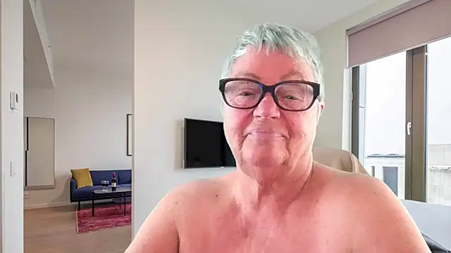 GrannyChrissy68 online show from 05/06/26, 01:38