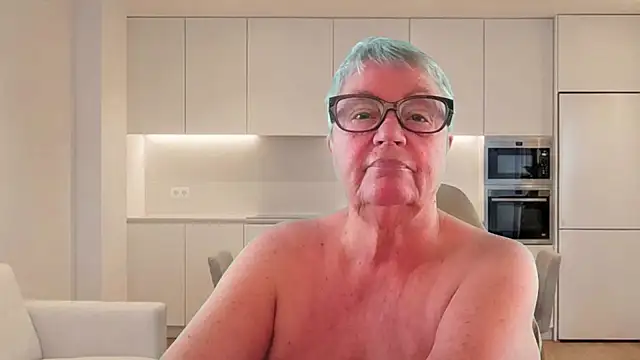 GrannyChrissy68 online show from 06/10/26, 02:49