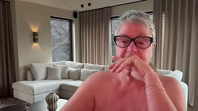 GrannyChrissy68 online show from 06/30/26, 01:56
