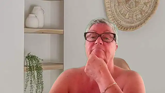 GrannyChrissy68 online show from 07/27/26, 09:33