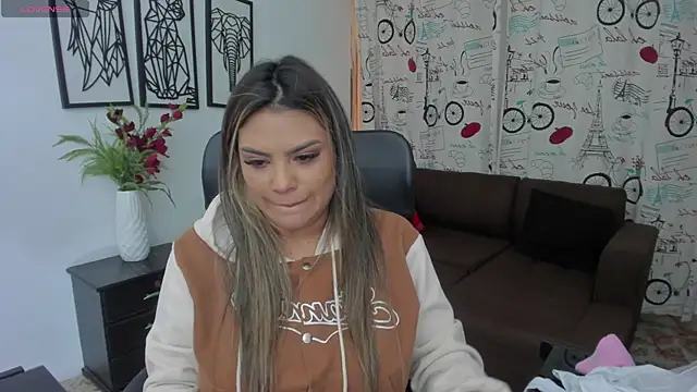 sweetfabianaxl online show from 02/21/25, 07:43