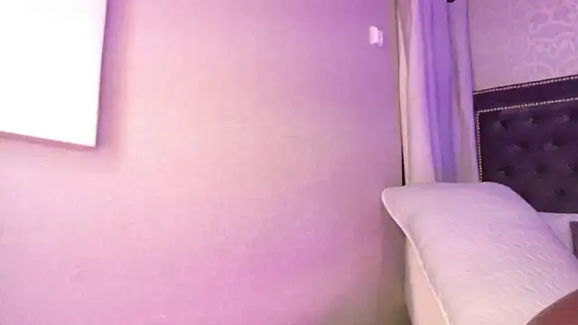 Snapshot of MariiePrice chatting on 10/04/25, 04:10 MariiePrice online show from 10/04/25, 04:10