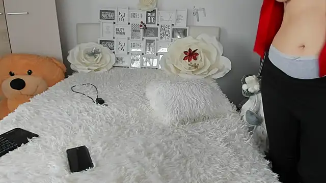 Snapshot of sweetemy4u chatting on 12/18/25, 12:33 sweetemy4u online show from 12/18/25, 12:33