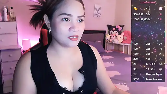 Snapshot of yenyen_ chatting on 05/26/26, 01:23 yenyen online show from 05/26/26, 01:23