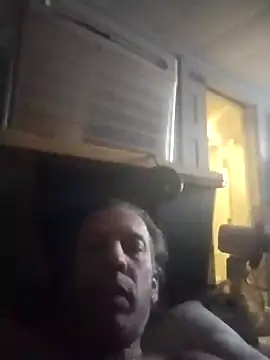 Snapshot of trucker1979 chatting on 12/16/25, 05:29 trucker1979 online show from 12/16/25, 05:29