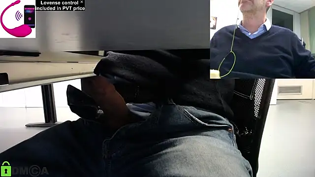 Snapshot of pliko chatting on 11/12/25, 02:50 pliko online show from 11/12/25, 02:50