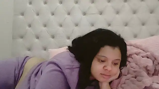 Snapshot of beautylovess chatting on 02/26/26, 11:04 beautylovess online show from 02/26/26, 11:04