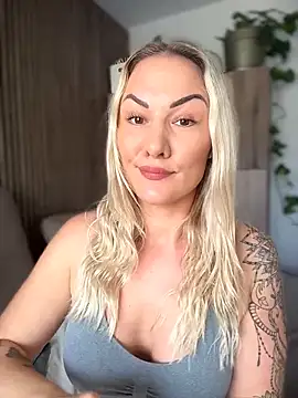 Snapshot of NastyMilf_ chatting on 02/27/26, 09:42 NastyMilf online show from 02/27/26, 09:42