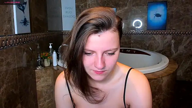 MelindaTin online show from 01/31/25, 01:11