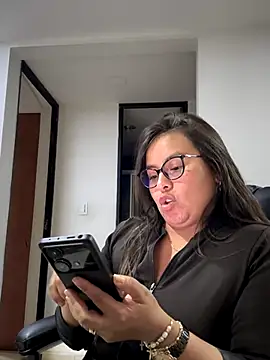 Ixchel Anaid online show from 11/25/25, 01:27