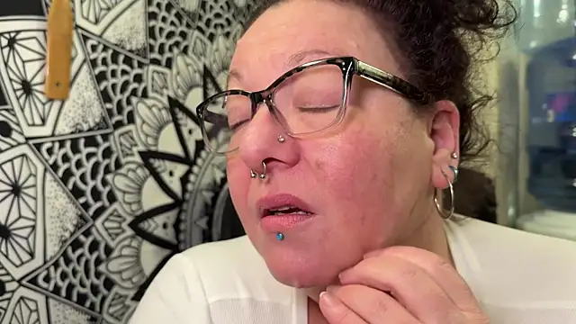 Miss Phat Booty online show from 11/17/25, 02:39