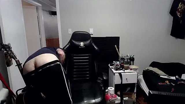 Snapshot of Anix888 chatting on 02/15/25, 01:38 Anix888 online show from 02/15/25, 01:38