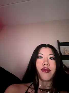 Snapshot of Amanita_Bloom chatting on 10/05/25, 02:43 Amanita Bloom online show from 10/05/25, 02:43