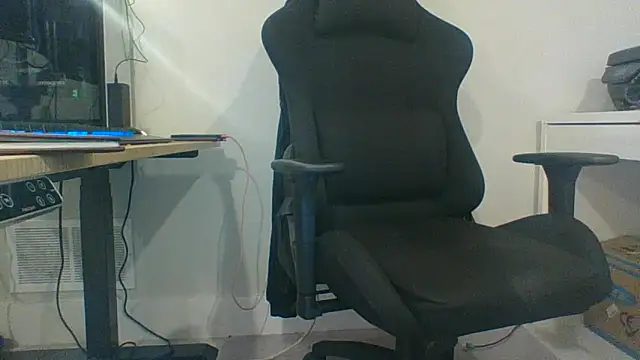 Snapshot of Bloopers66 chatting on 02/10/26, 06:23 Bloopers66 online show from 02/10/26, 06:23