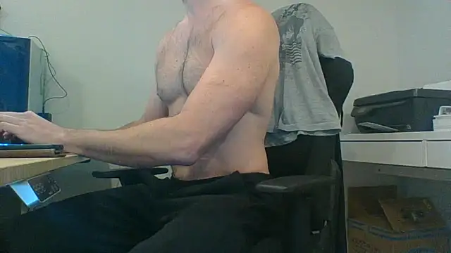 Snapshot of Bloopers66 chatting on 03/23/26, 02:21 Bloopers66 online show from 03/23/26, 02:21