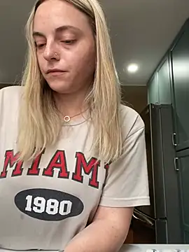 jaseyrae online show from 06/11/26, 04:49