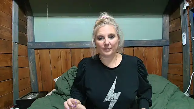 Snapshot of lisaxlovexxx chatting on 10/07/25, 04:59 lisaxlovexxx online show from 10/07/25, 04:59