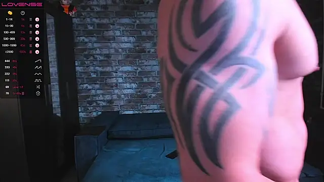 Snapshot of mark_normal chatting on 11/25/25, 03:17 mark normal online show from 11/25/25, 03:17