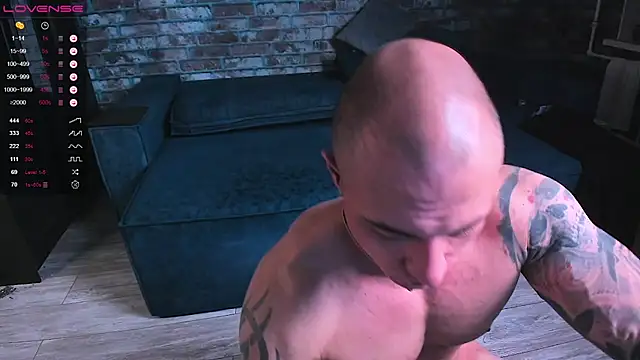 Snapshot of mark_normal chatting on 11/29/25, 03:42 mark normal online show from 11/29/25, 03:42