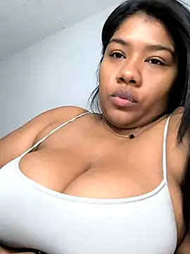 paola091 online show from 12/05/24, 01:49