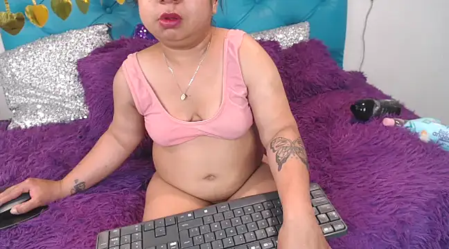 SARAWILLS online show from 01/18/25, 01:40
