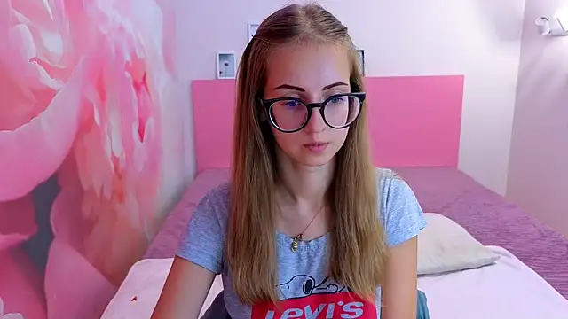 AliceAdams online show from 09/19/25, 06:37