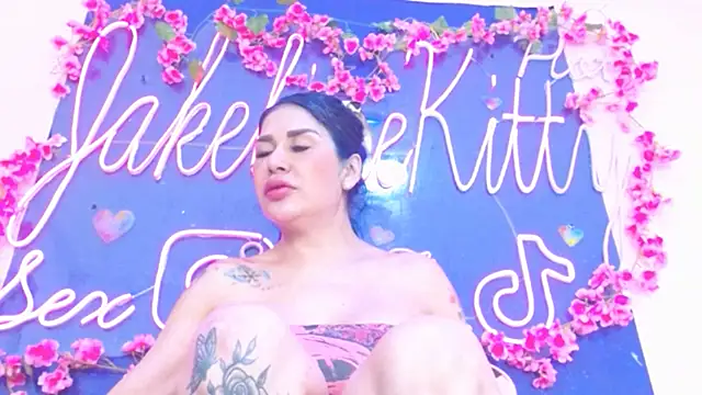 Snapshot of JakelineKitty chatting on 11/28/25, 03:53 JakelineKitty online show from 11/28/25, 03:53